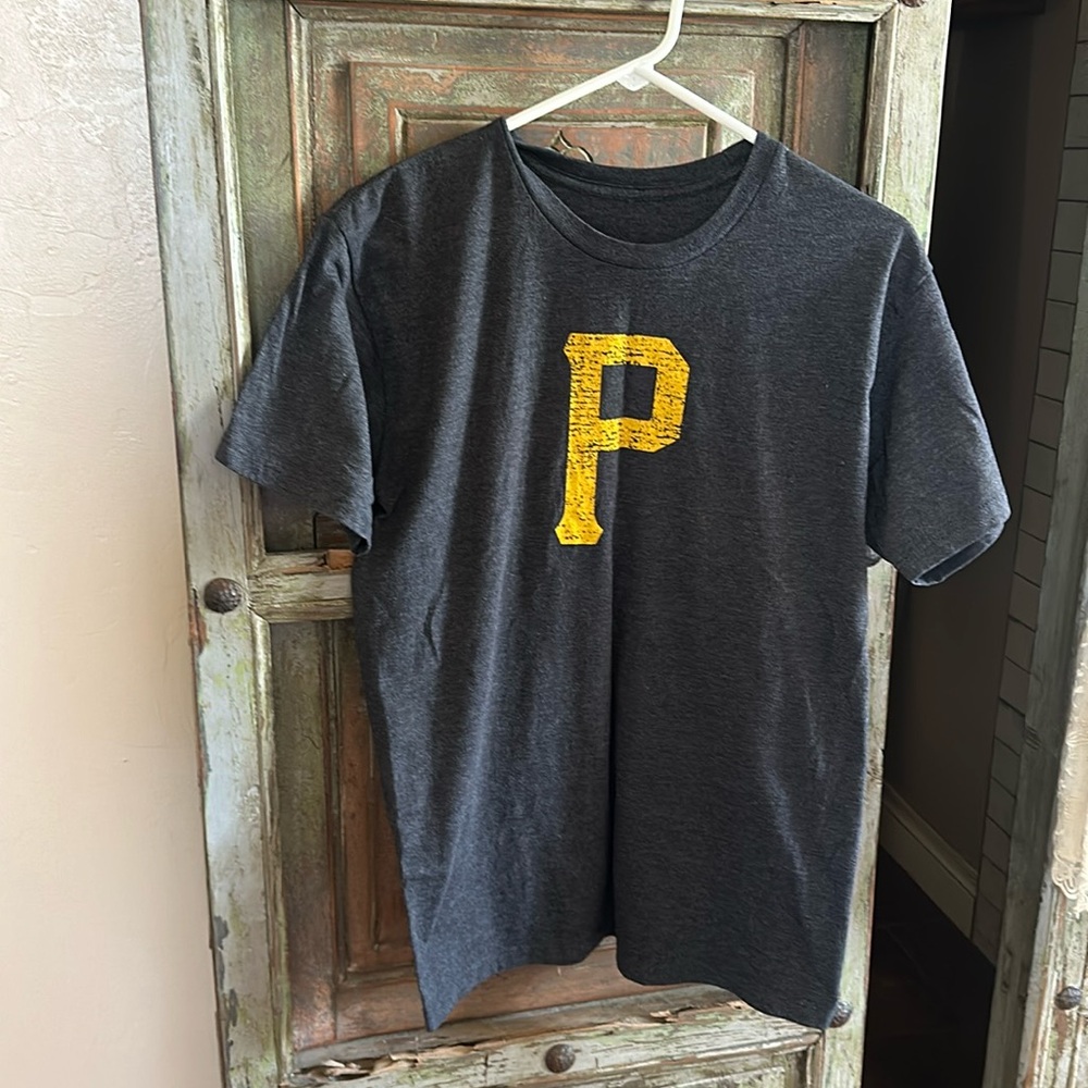 Pirates tee baseball